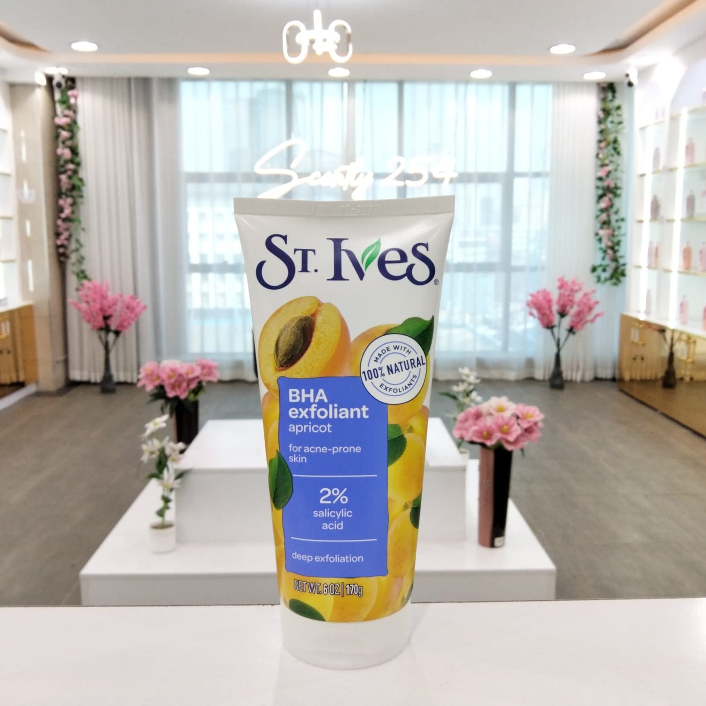 St. Ives BHA Apricot Face Scrub Facial Exfoliant for Acne-Prone Skin 170g