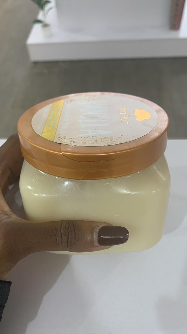 DAMAGED - Tree Hut Vanilla Shea Sugar Scrub (510 g)
