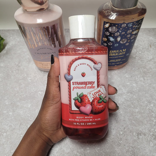 Bath & Body Work's Strawberry Poundcake shower gel - 295ml
