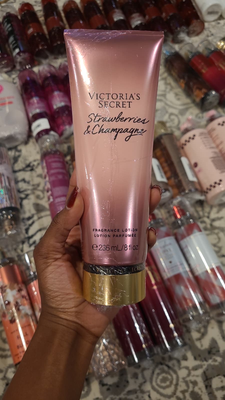 Victoria’s Secret Strawberries & Champagne Fragrance Body Lotion (236 ml)