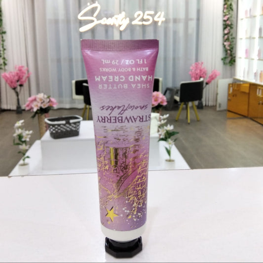 Bath & Body Works Strawberry Snowflakes Hand Cream 29ml