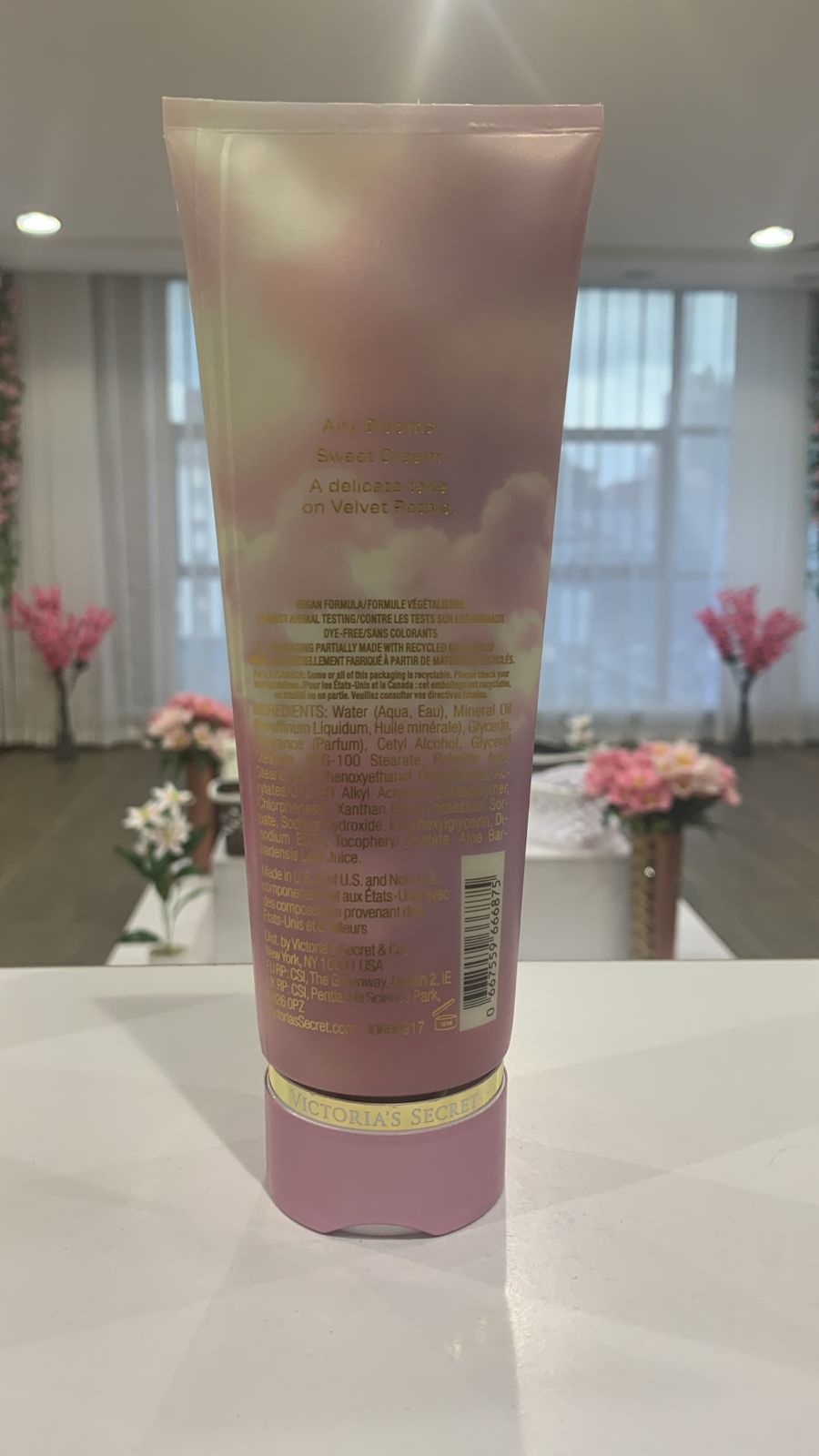 Victoria’s Secret Velvet Petals Daydream Fragrance Lotion 236ml
