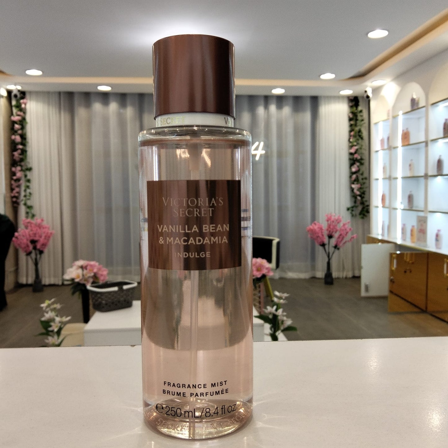 Victoria’s Secret Vanilla Bean & Macadamia Indulge Body Mist 250ml