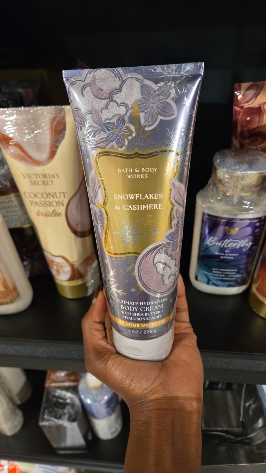 Bath & Body Works Snowflakes & Cashmere Ultimate Hydration Body Cream 226g / 8 oz