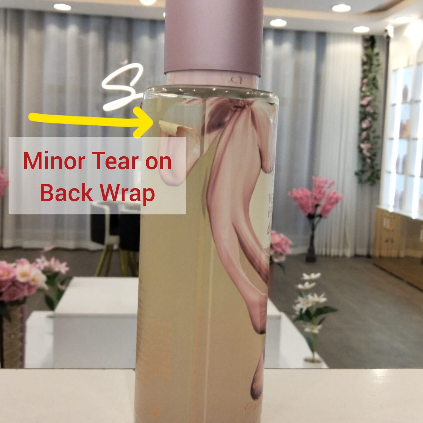 MINOR SPILL & TEAR Victoria's Secret Velvet Petals Brûlée Fragrance Mist – 250ml
