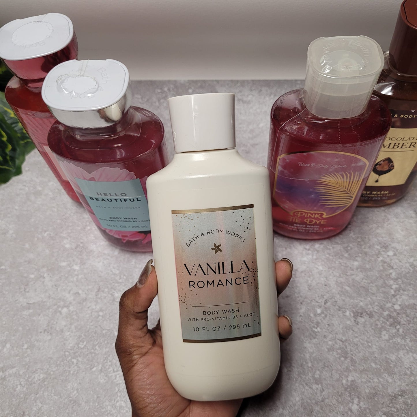 Bath & Body Works Vanilla Romance Body Wash (295 ml)